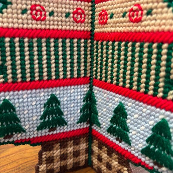 Vintage Christmas Tree Needlepoint Plastic Four Sided Folk Art Completed - Picture 4 of 4